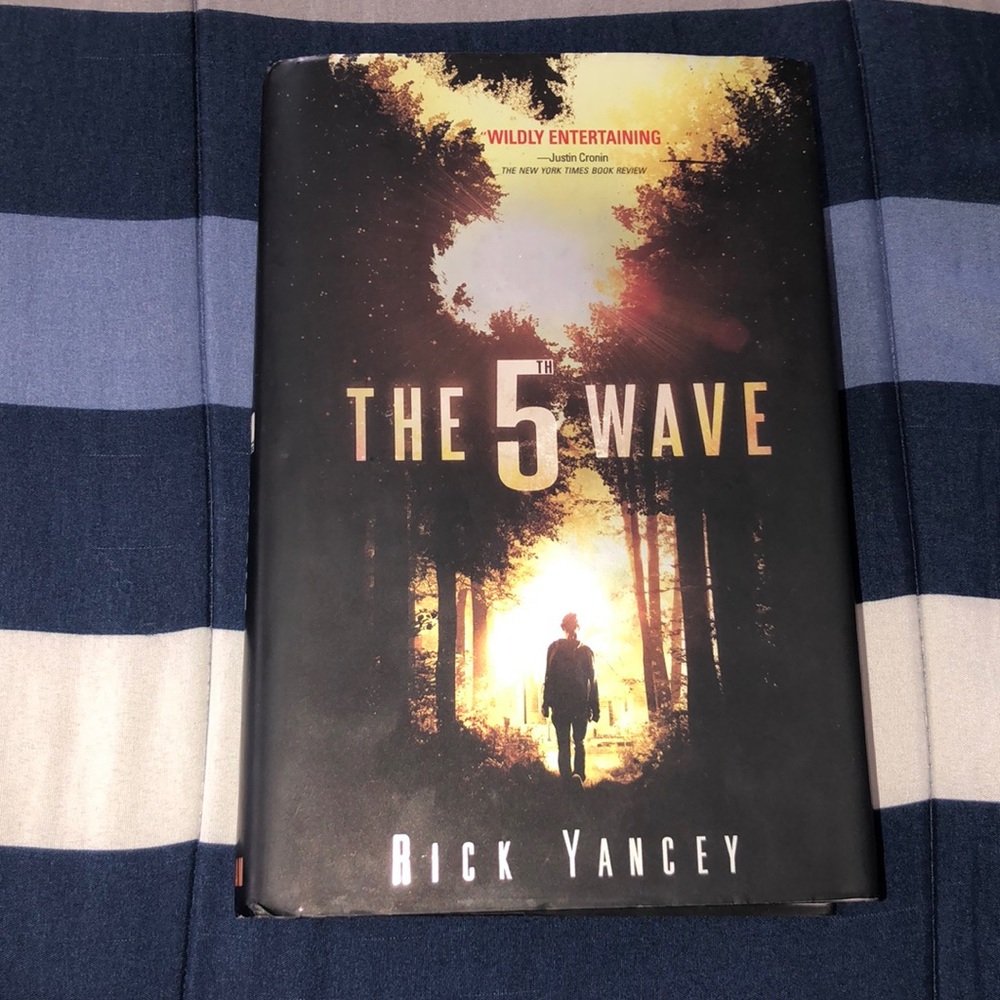 The 5th Wave by Rick Yancey